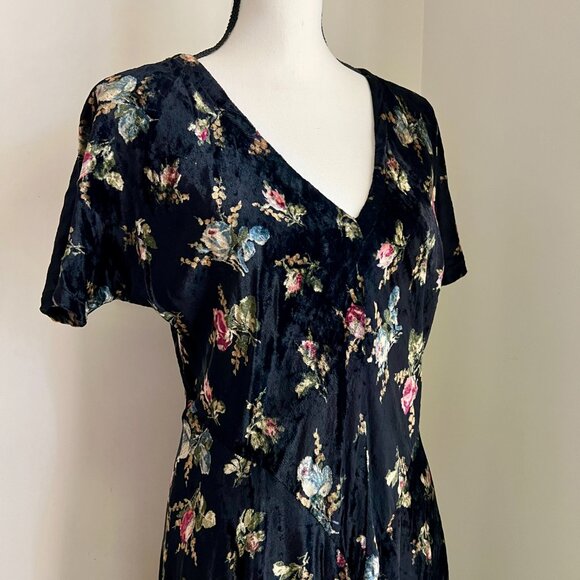 Nostalgia Vintage 1990s Black Floral Velvet Maxi Dress Boho Cottage Core - Picture 2 of 7